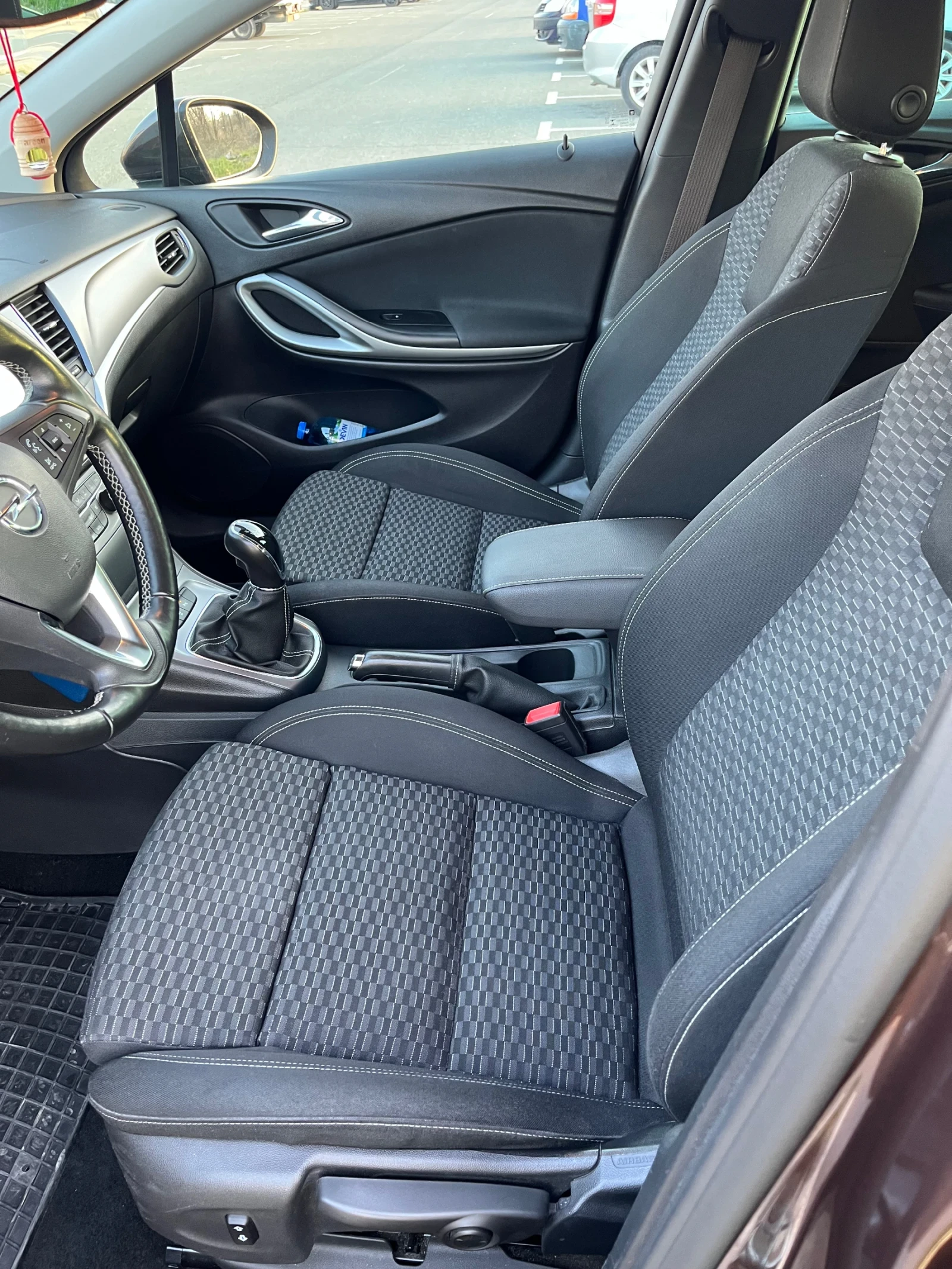 Opel Astra  1.6 CDTI, снимка 4 - Автомобили и джипове - 55628903