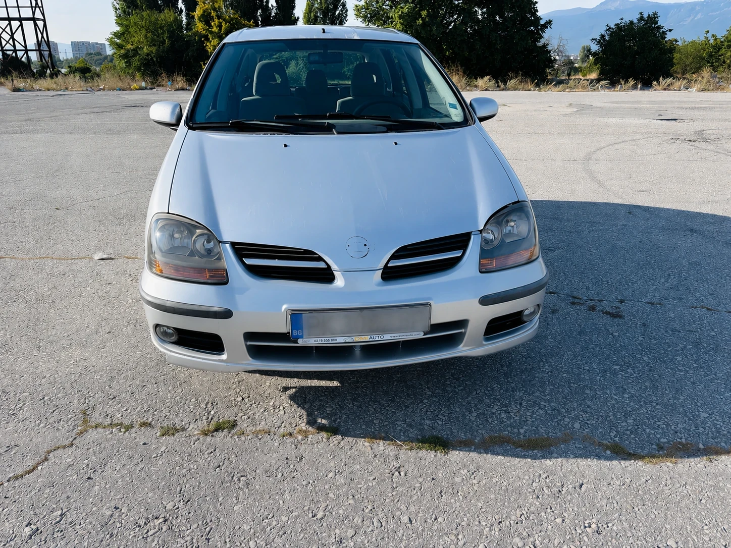Nissan Almera tino Nissan Almera Tino 1.8 бензин   добро състояние, н, снимка 5 - Автомобили и джипове - 55722662