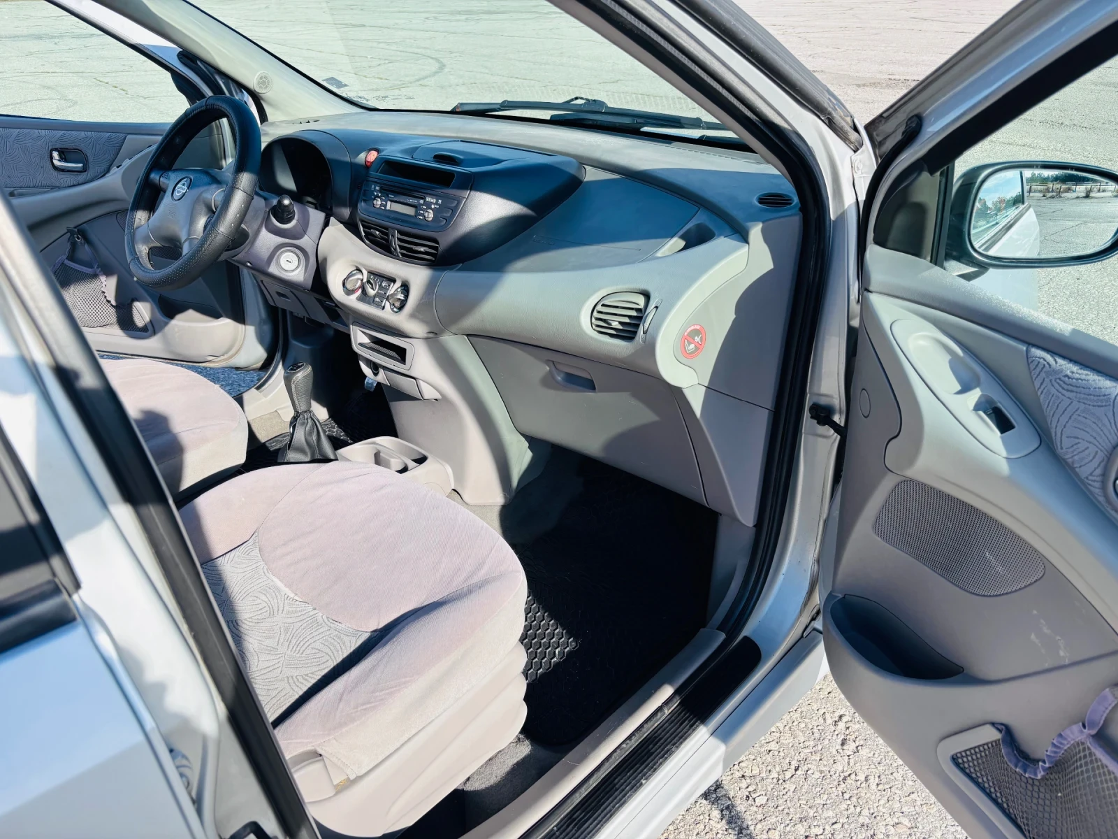 Nissan Almera tino Nissan Almera Tino 1.8 бензин   добро състояние, н, снимка 11 - Автомобили и джипове - 55722662