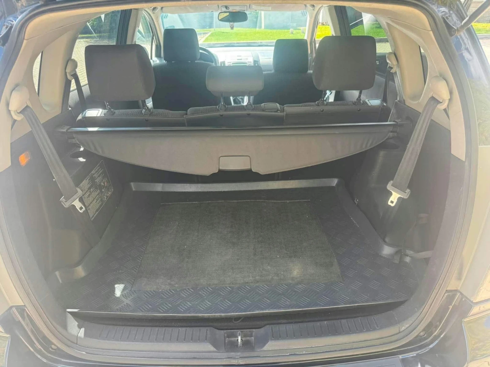 Toyota Corolla verso, снимка 12 - Автомобили и джипове - 56246491