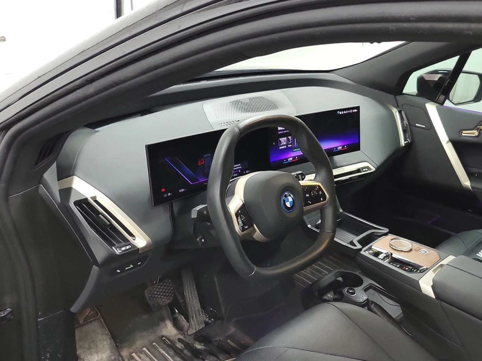 BMW iX Xdrive50, снимка 8 - Автомобили и джипове - 56504472