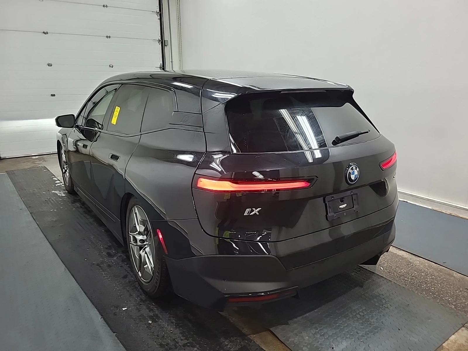 BMW iX Xdrive50, снимка 4 - Автомобили и джипове - 56504472