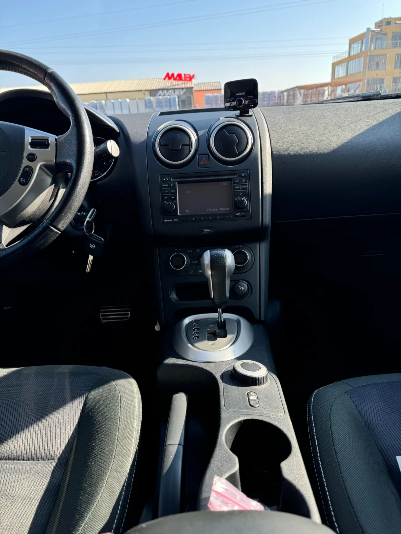 Nissan Qashqai Swiss 2.0 Top, снимка 8 - Автомобили и джипове - 48013800