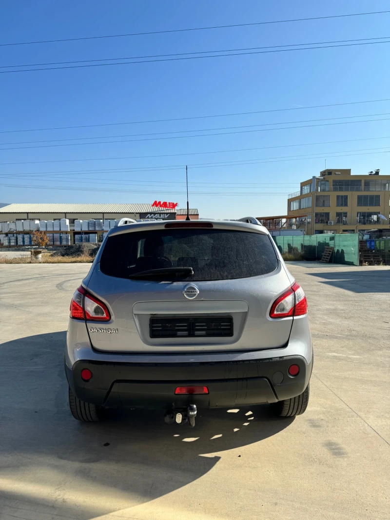 Nissan Qashqai Swiss 2.0 Top, снимка 4 - Автомобили и джипове - 48013800