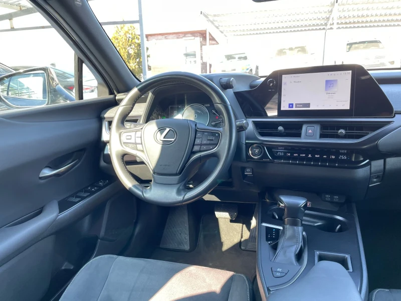 Lexus UX 250h Facelift , снимка 9 - Автомобили и джипове - 49176517