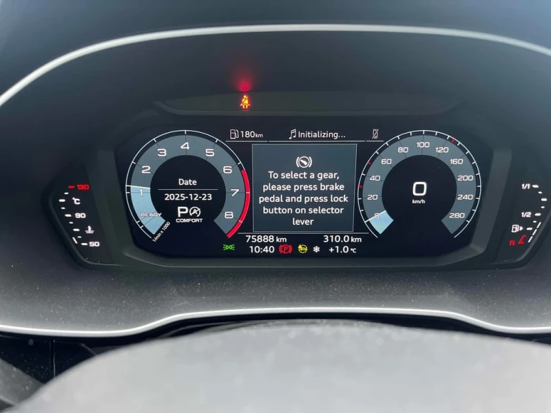 Audi Q3 * Komfort * CARFAX * БЕЗ ПЪРВОНАЧАЛНА ВНОСКА, снимка 8 - Автомобили и джипове - 52973045