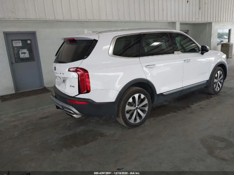 Kia Telluride 3.8l S, снимка 4 - Автомобили и джипове - 53234236