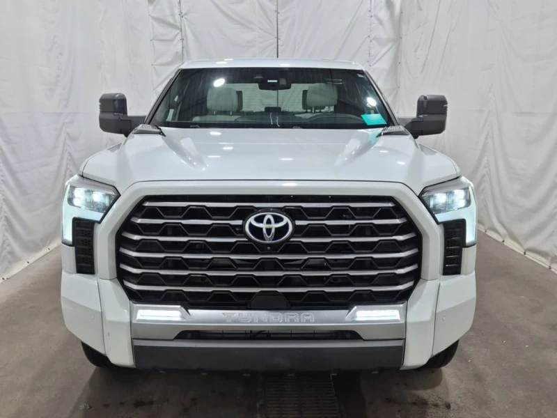 Toyota Tundra * CAPSTONE HYBRID CREW CAB SHORT BED * CARFAX * БЕ, снимка 8 - Автомобили и джипове - 53416072