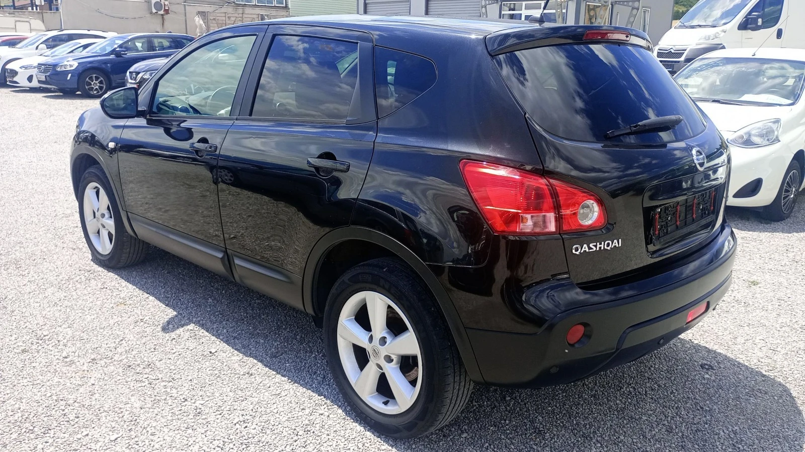 Nissan Qashqai 2.0 DCI - изображение 6