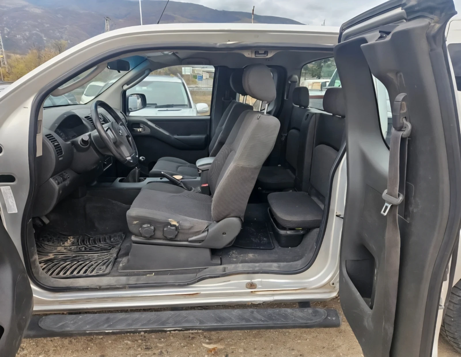 Nissan Navara 2.5дизел - изображение 3