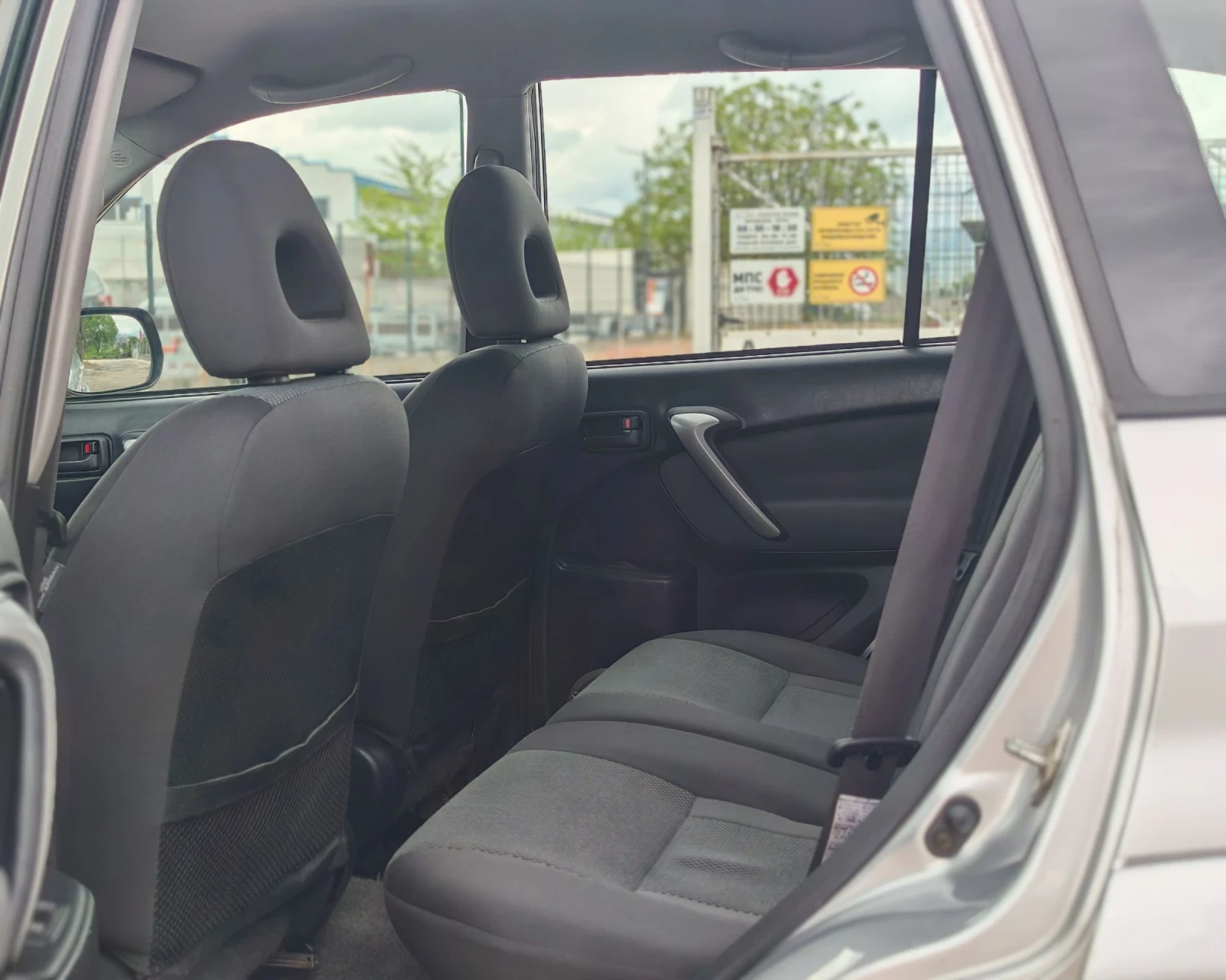 Toyota Rav4 2.0 116 К.С. 4Х4! ДИЗЕЛ! , снимка 12 - Автомобили и джипове - 54383050
