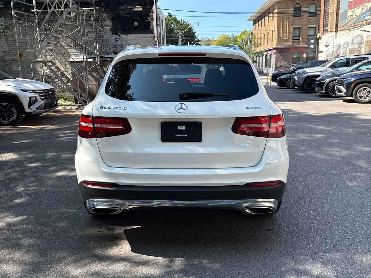 Mercedes-Benz GLC 300 CARFAX/ПАНОРАМА/ПОДГРЕВ/НАВИ/ПАМЕТ/КЛИП, снимка 4 - Автомобили и джипове - 55410408