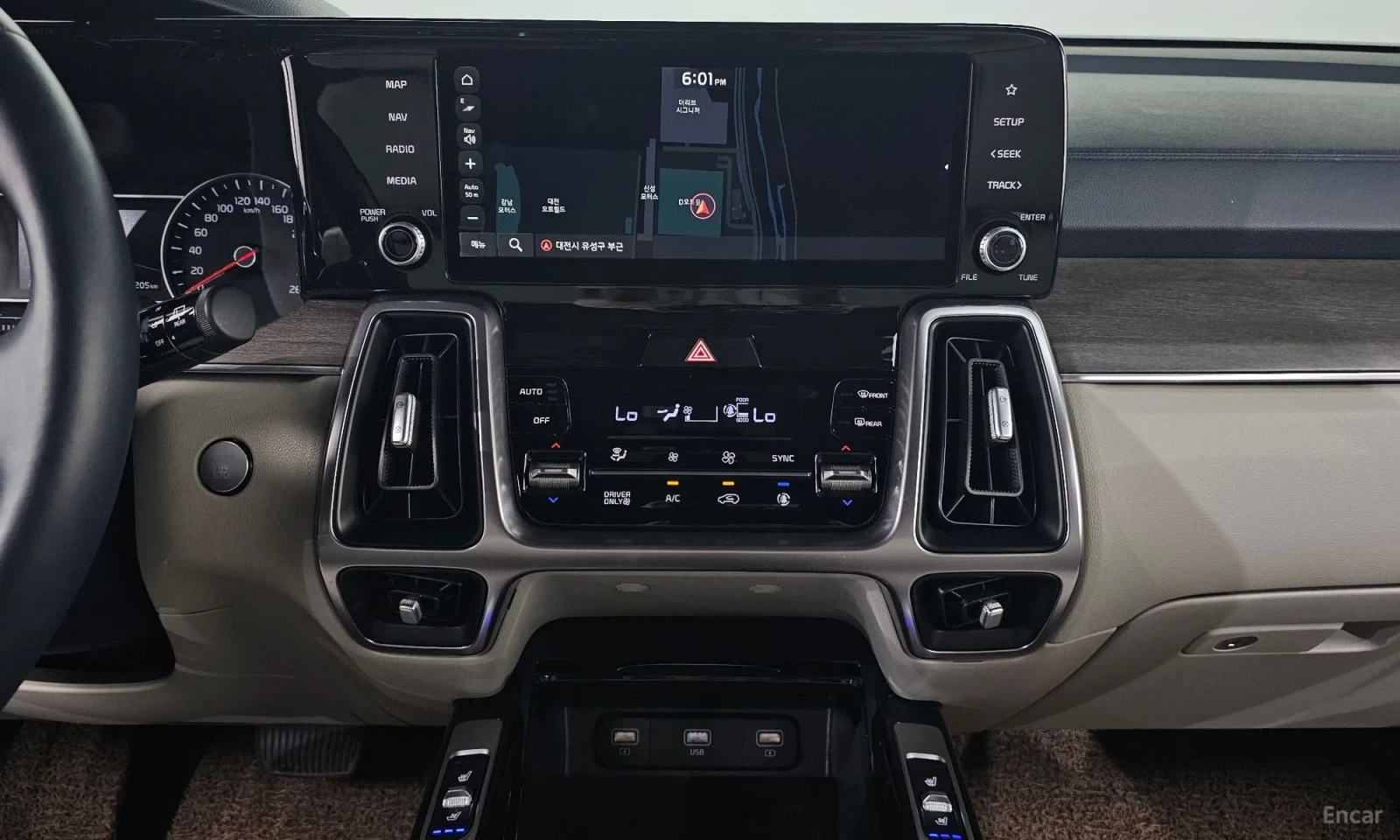 Kia Sorento 1.6 Hybrid\Реални Километри\ТОП ЦЕНА, снимка 17 - Автомобили и джипове - 55872396