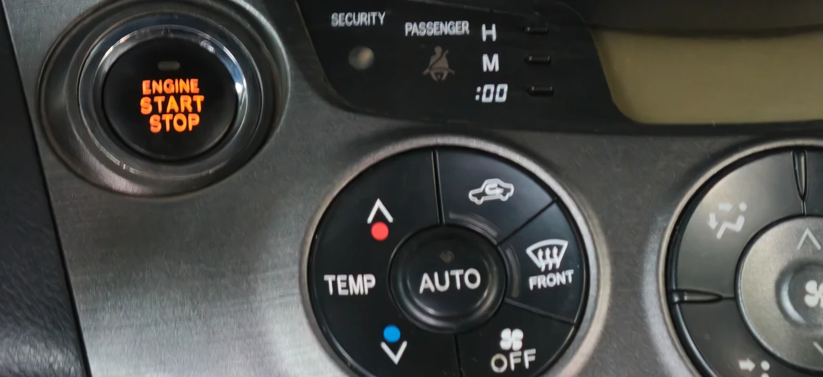 Toyota Rav4 2.2 D4D, снимка 6 - Автомобили и джипове - 55982999