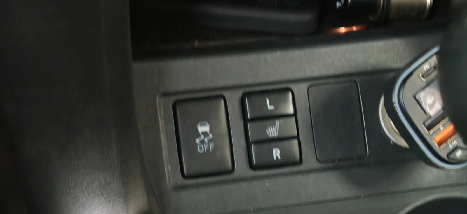 Toyota Rav4 2.2 D4D, снимка 7 - Автомобили и джипове - 55982999
