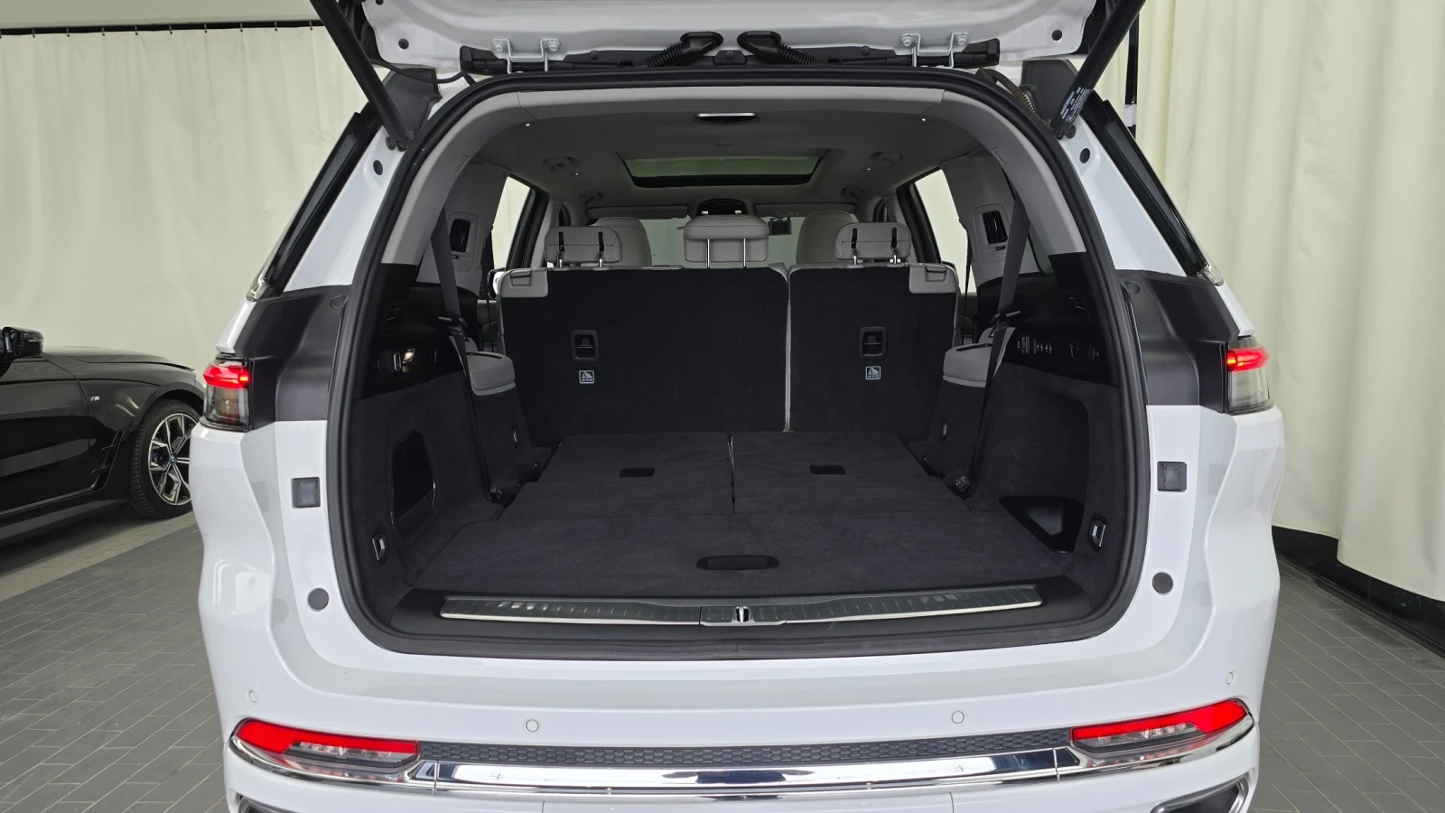 Jeep Grand cherokee 2023 3.6 WL Overland, снимка 3 - Автомобили и джипове - 56021282