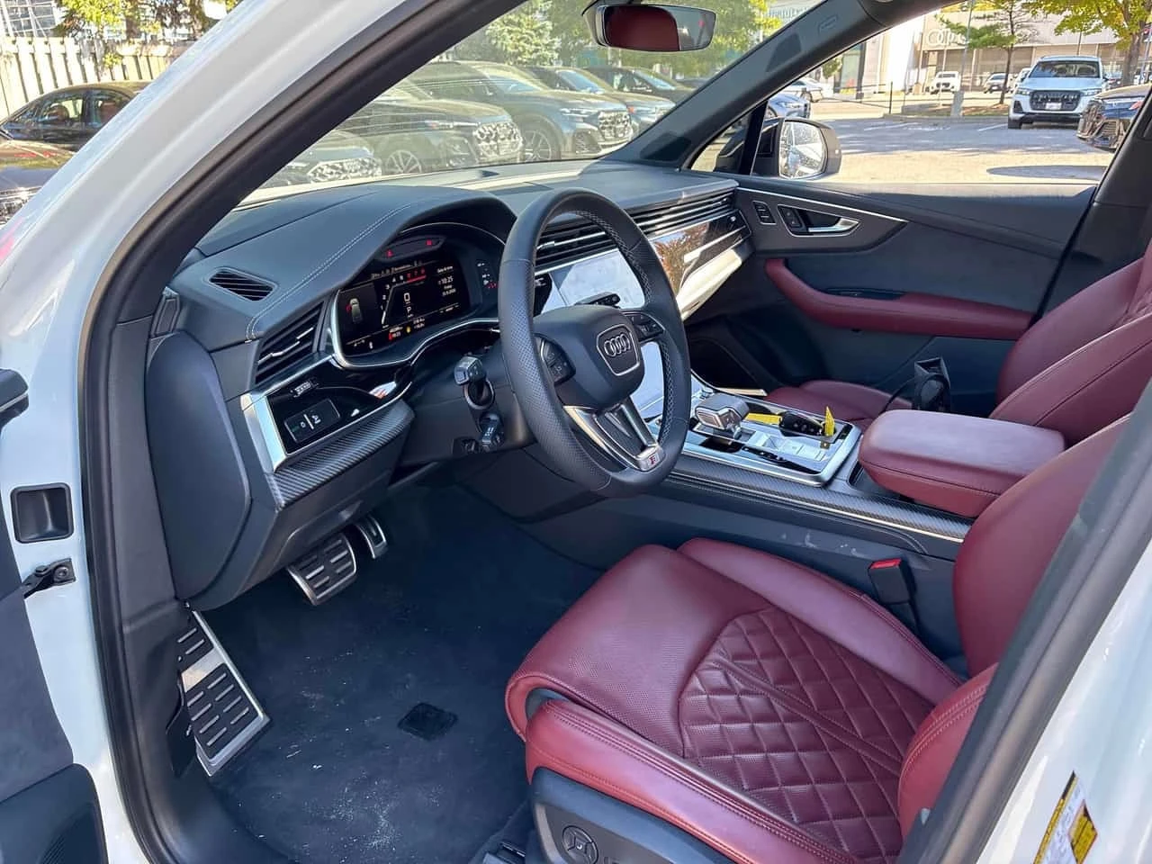 Audi SQ7 | CARFAX | ГЛАВНО ПРЕДСТАВИТЕЛСТВО НА AUDI, снимка 7 - Автомобили и джипове - 56231126