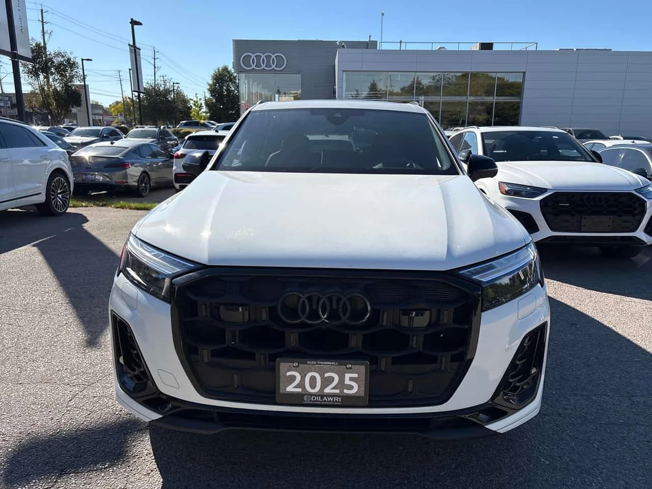 Audi SQ7 | CARFAX | ГЛАВНО ПРЕДСТАВИТЕЛСТВО НА AUDI, снимка 2 - Автомобили и джипове - 56231126