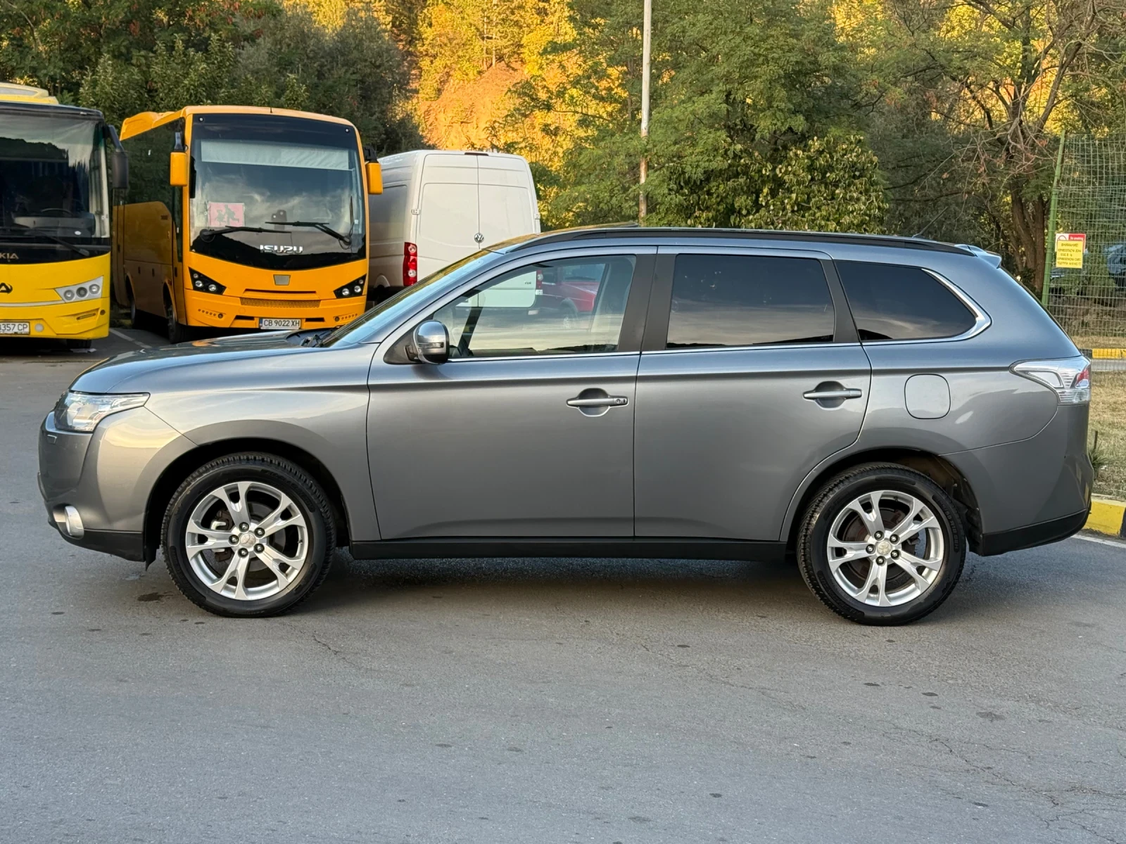 Mitsubishi Outlander 2.2DID Нави/Кожа/4х4/Шибидах/Автоматик, снимка 8 - Автомобили и джипове - 56332215