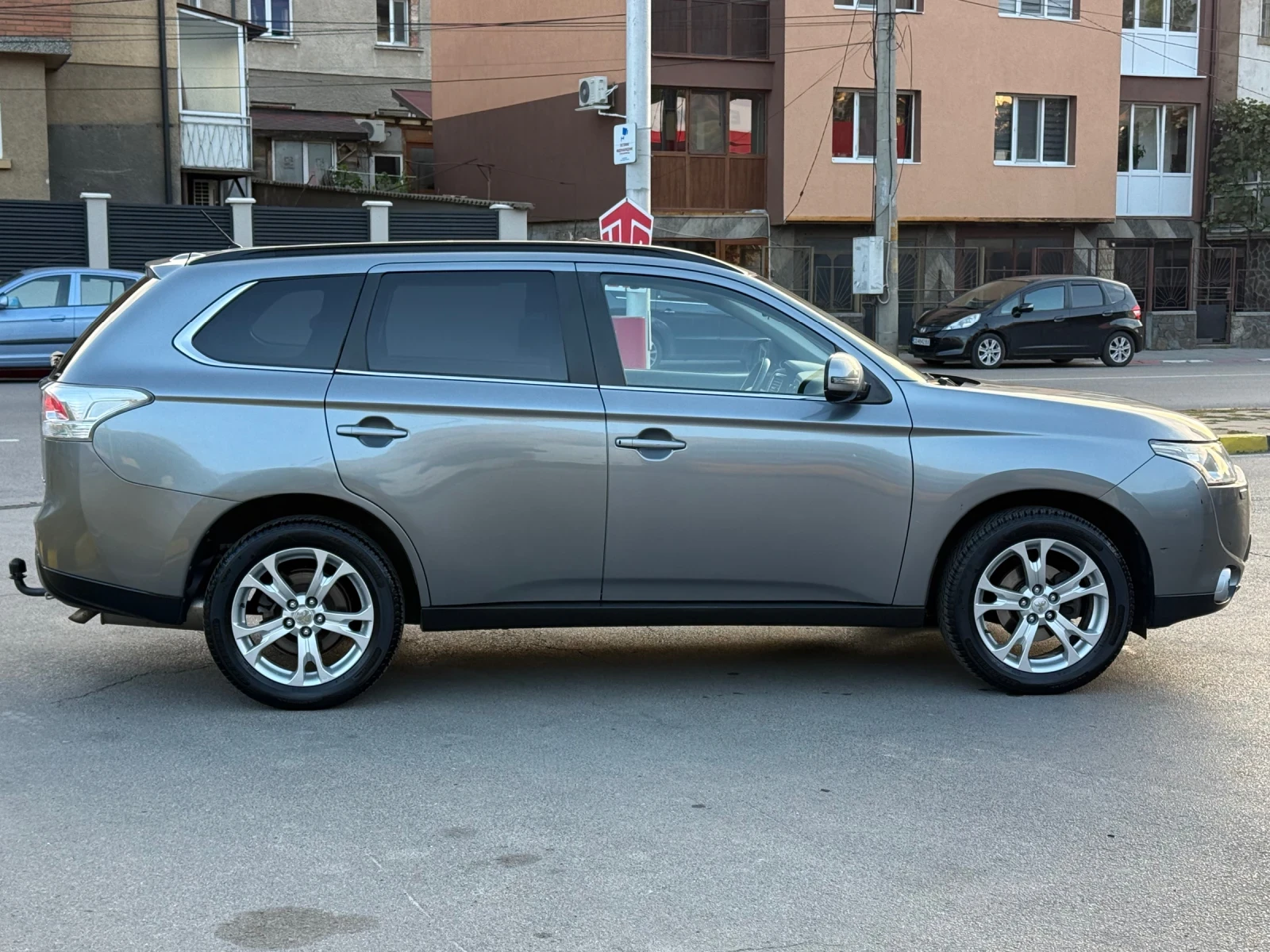 Mitsubishi Outlander 2.2DID Нави/Кожа/4х4/Шибидах/Автоматик, снимка 6 - Автомобили и джипове - 56332215