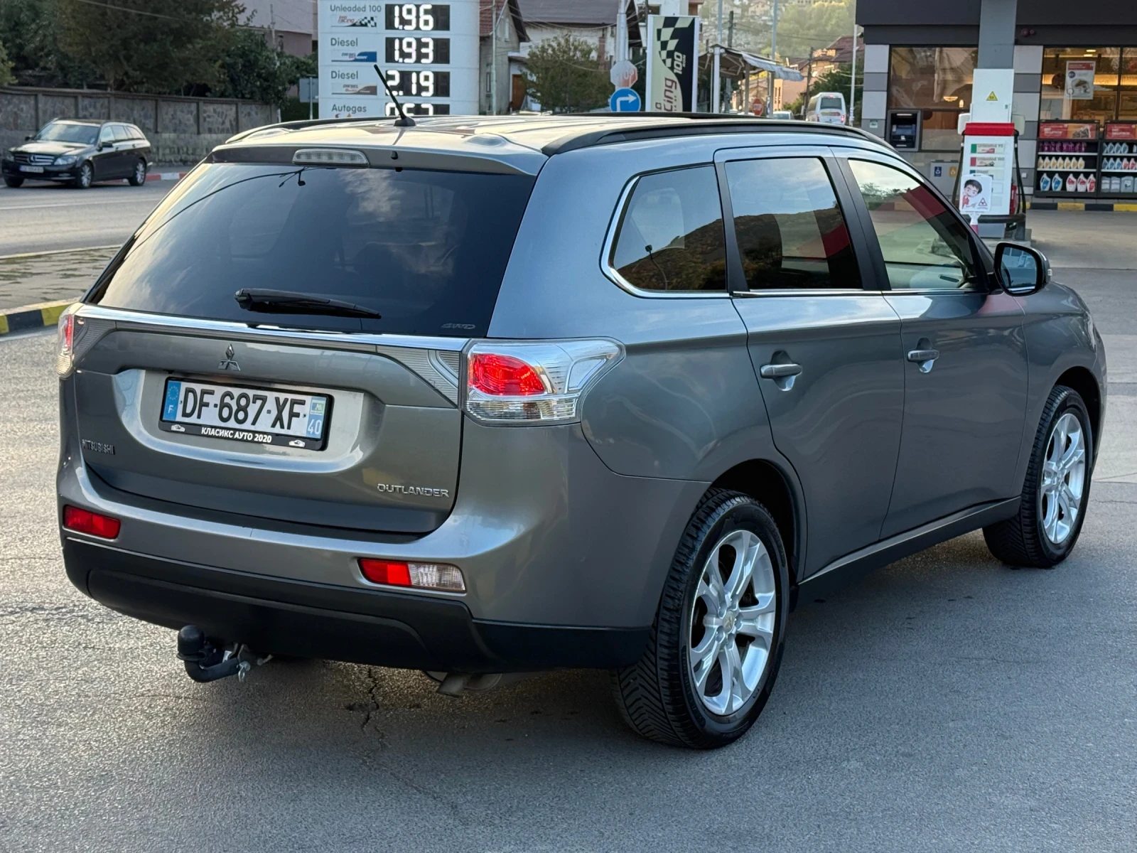 Mitsubishi Outlander 2.2DID Нави/Кожа/4х4/Шибидах/Автоматик, снимка 7 - Автомобили и джипове - 56332215