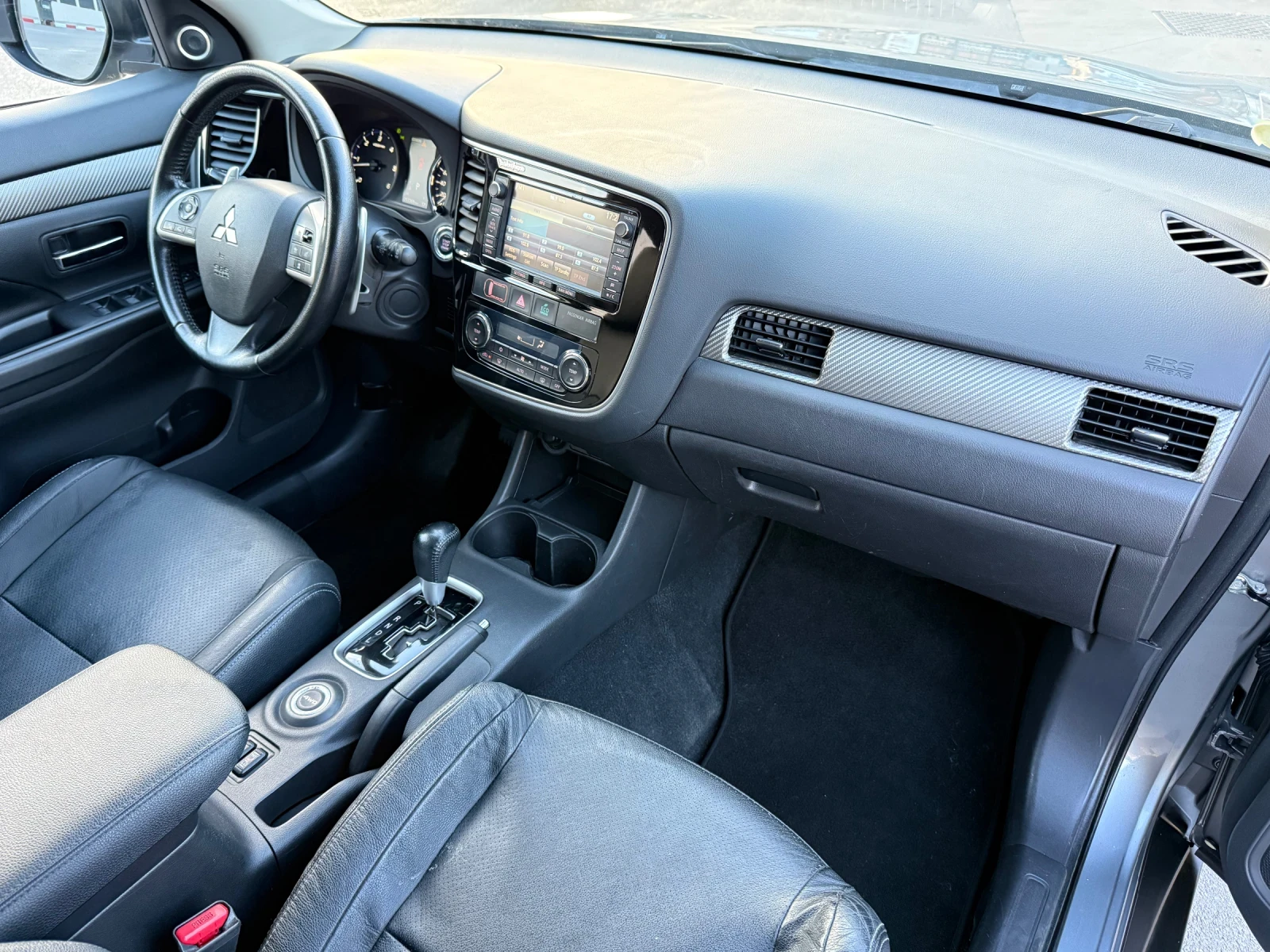 Mitsubishi Outlander 2.2DID Нави/Кожа/4х4/Шибидах/Автоматик, снимка 13 - Автомобили и джипове - 56332215