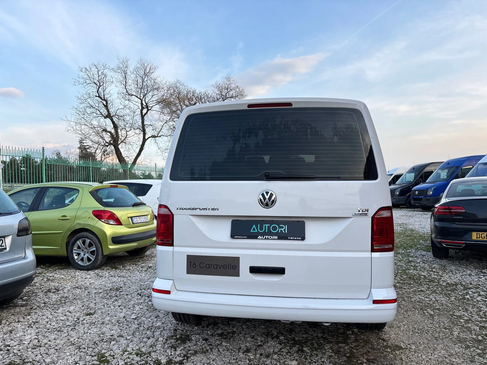 VW Caravelle Navi CARPLAY 9 МЕСТА КАСКО - изображение 5