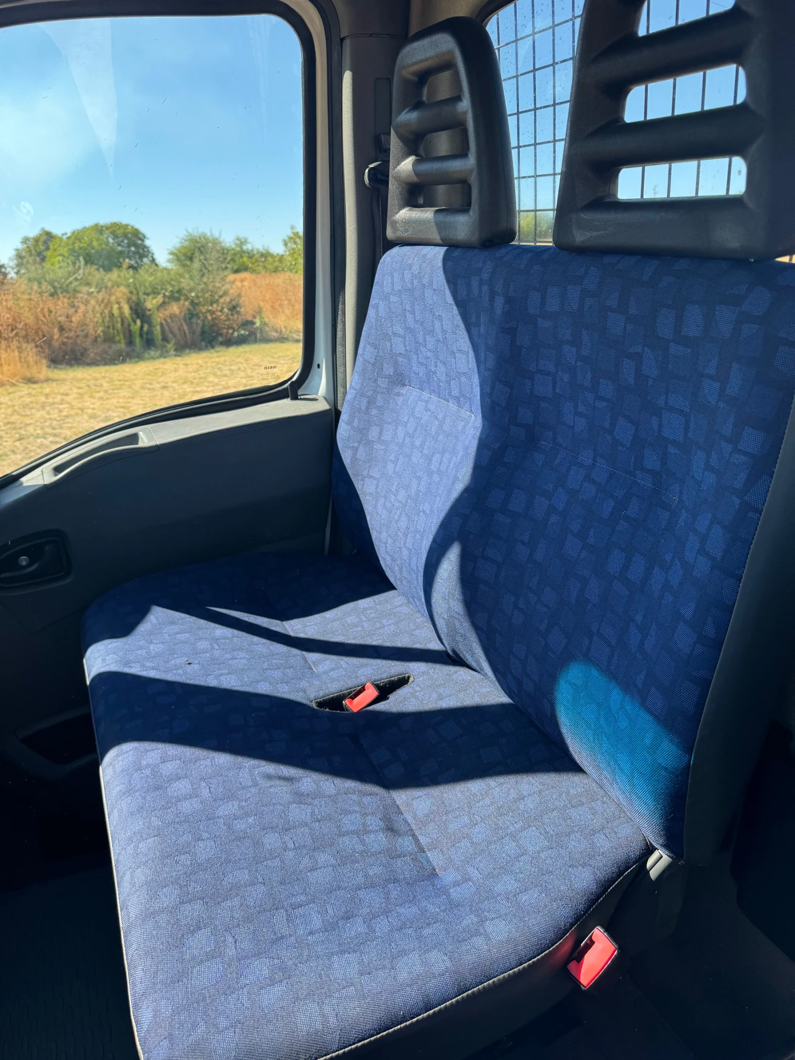 Iveco 35c15 Тристранен , снимка 9 - Бусове и автобуси - 55961550