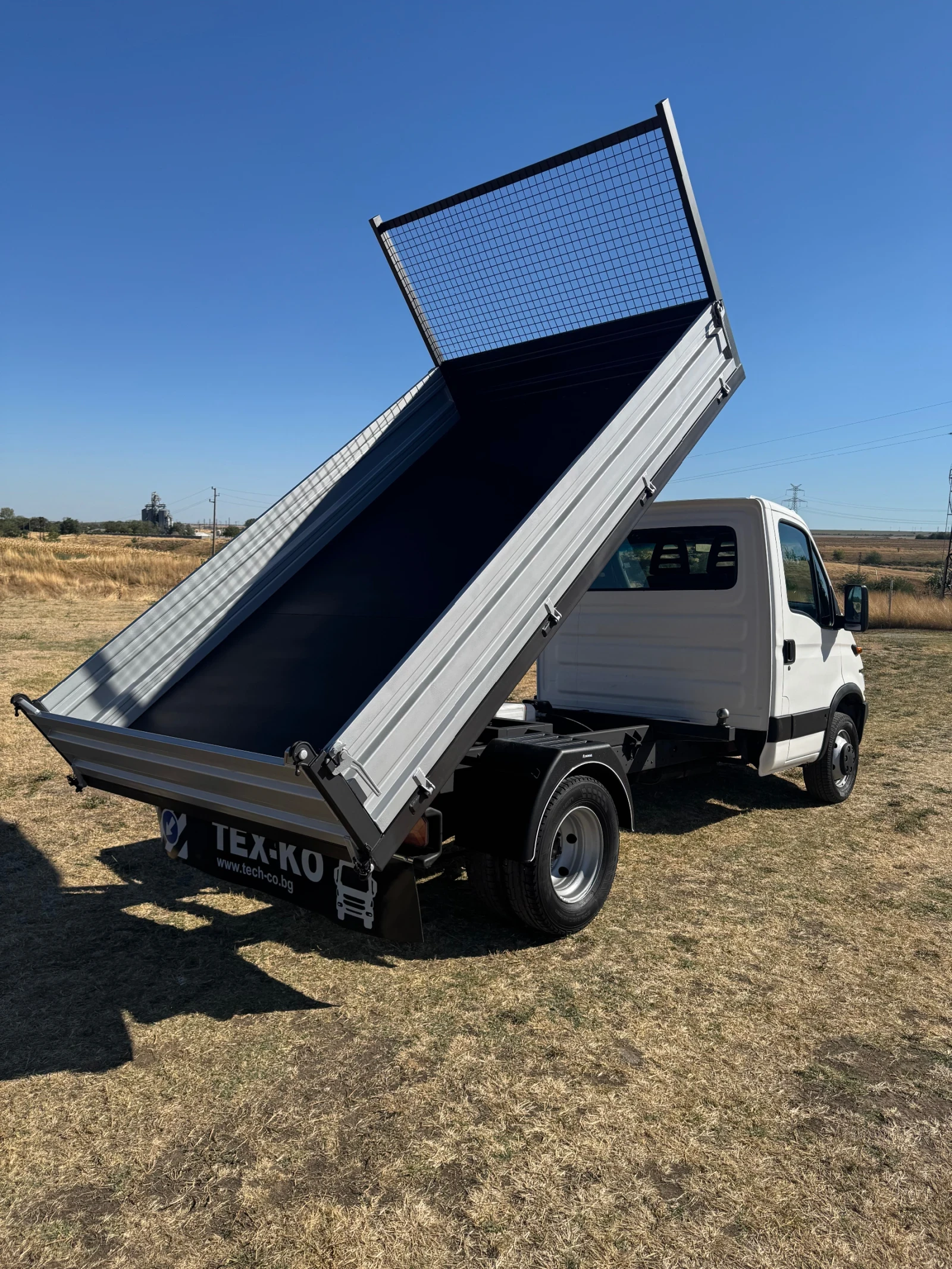 Iveco 35c15 Тристранен , снимка 8 - Бусове и автобуси - 55961550