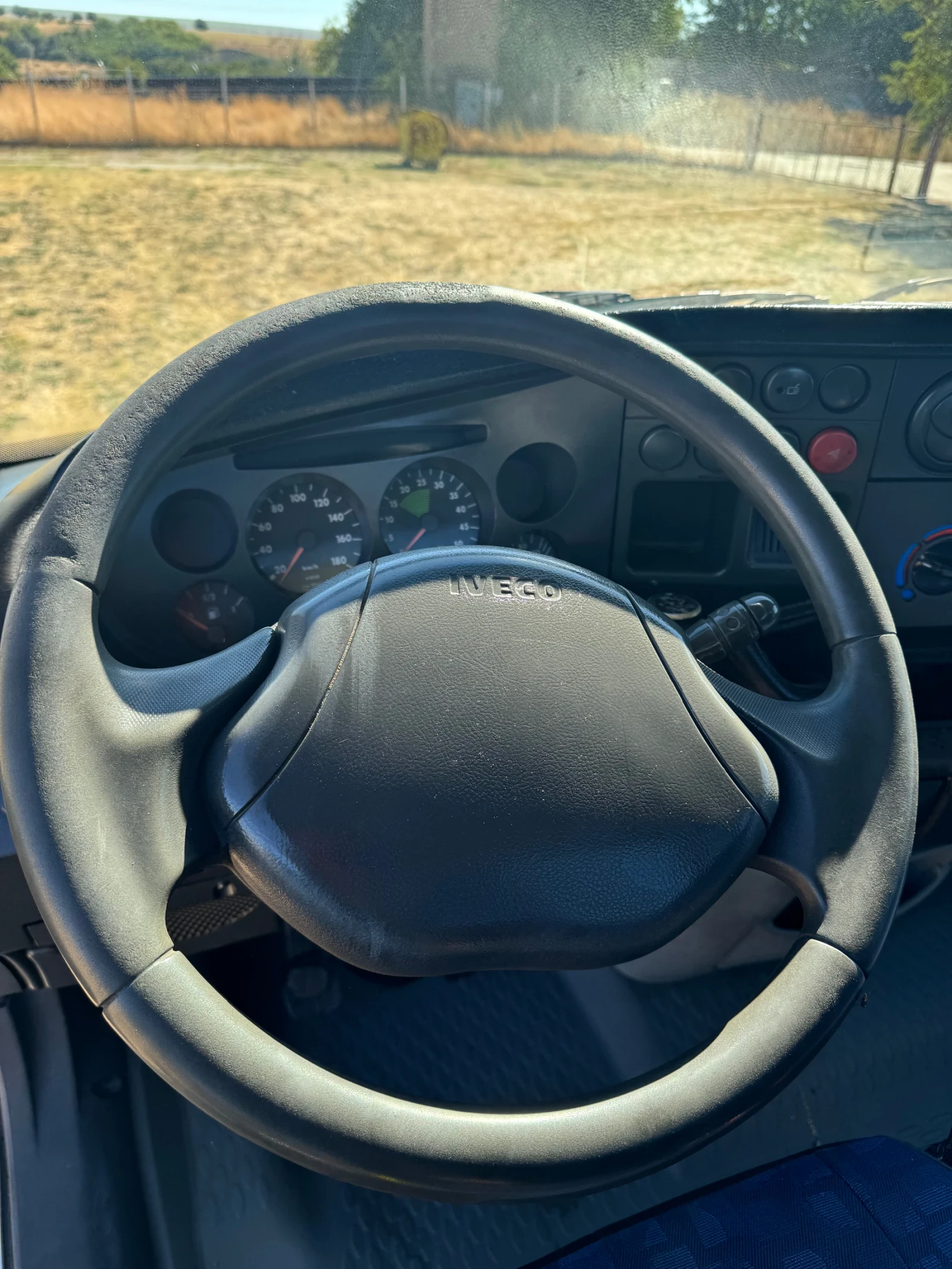 Iveco 35c15 Тристранен , снимка 11 - Бусове и автобуси - 55961550
