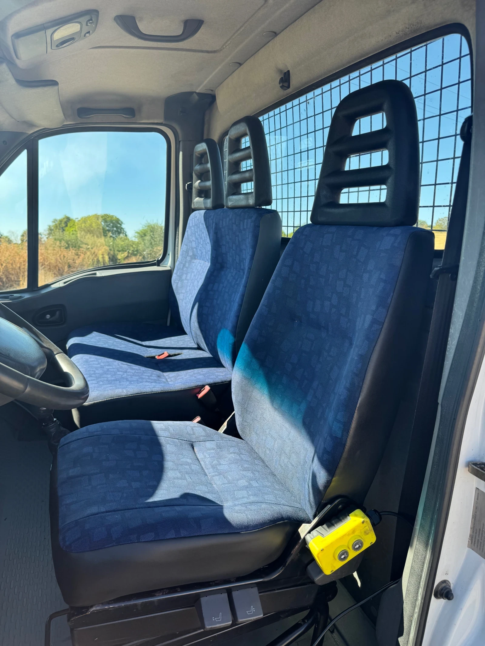Iveco 35c15 Тристранен , снимка 10 - Бусове и автобуси - 55961550