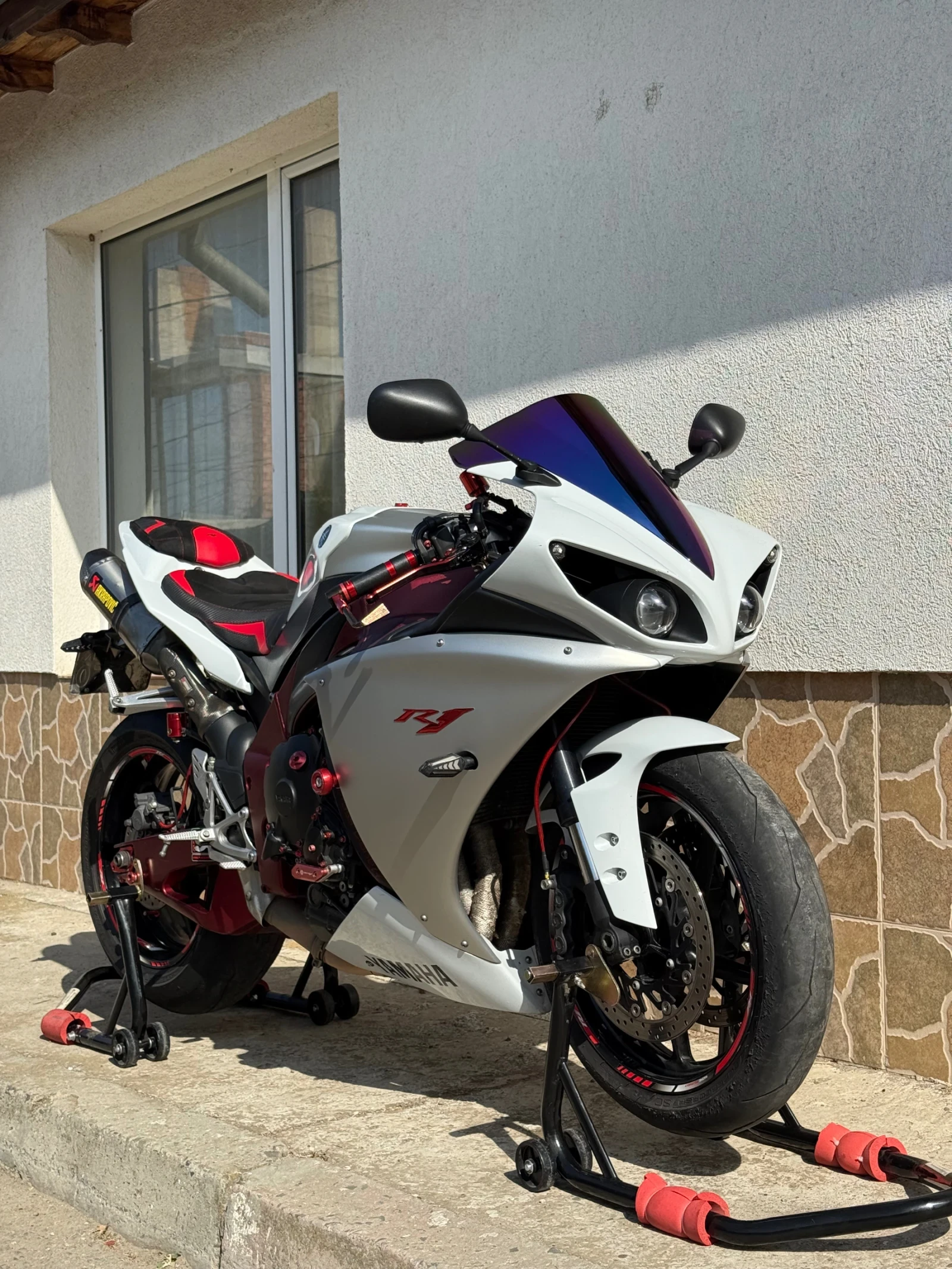 Yamaha YZF-R1