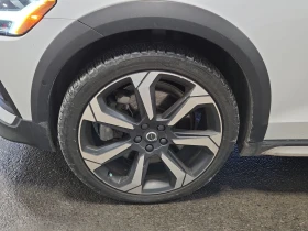 Volvo V60 Cross Country * ULTIMATE * МАСАЖИ* ХЕД ЪП ДИСПЛЕЙ* 360 КАМЕРА* , снимка 6 - Автомобили и джипове - 53621358