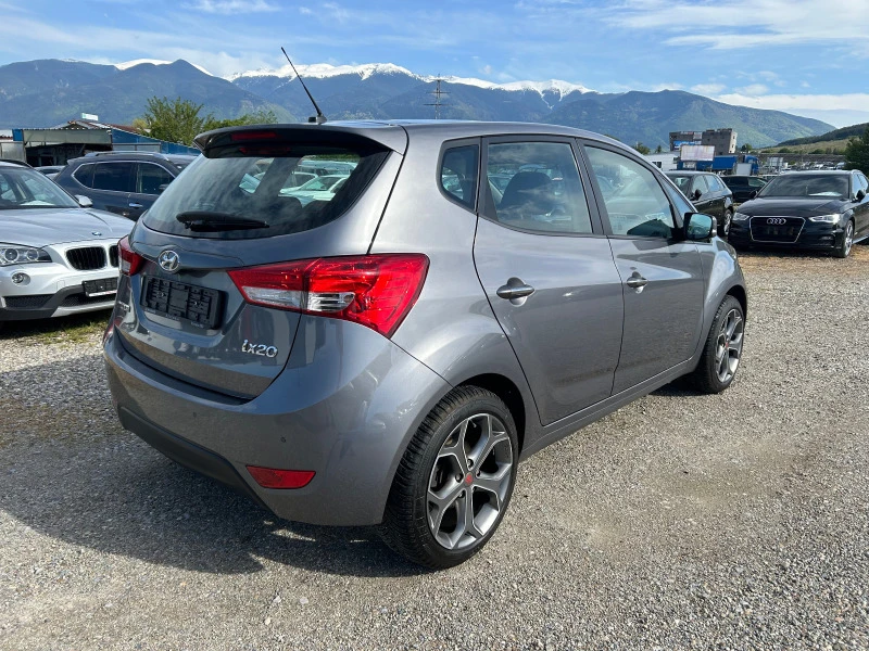 Hyundai Ix20 1.6i NAVI PANORAMA KAMERA FULL PERFEKT, снимка 5 - Автомобили и джипове - 46356241