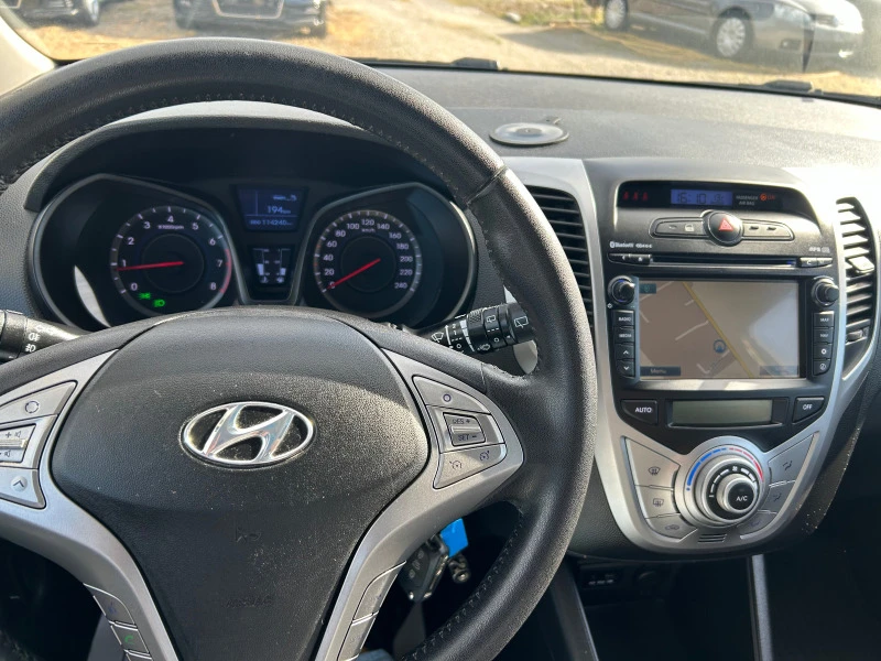 Hyundai Ix20 1.6i NAVI PANORAMA KAMERA FULL PERFEKT, снимка 9 - Автомобили и джипове - 46356241