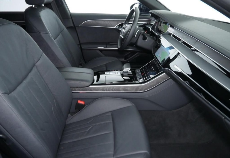 Audi A8 55 TFSI Quattro = Panorama= Distronic Гаранция, снимка 10 - Автомобили и джипове - 45509347
