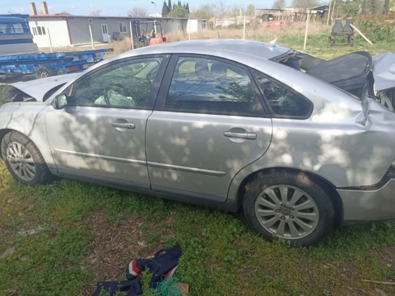 Volvo S40, снимка 2 - Автомобили и джипове - 48275501