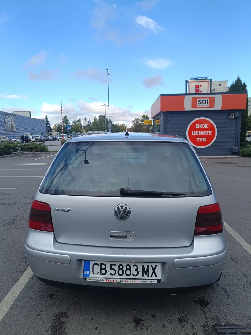 VW Golf 4 1.6i, снимка 4 - Автомобили и джипове - 47481864