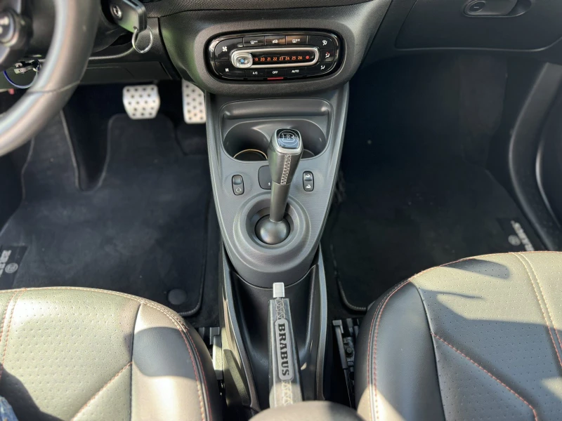 Smart Fortwo BRABUS, снимка 13 - Автомобили и джипове - 47495591