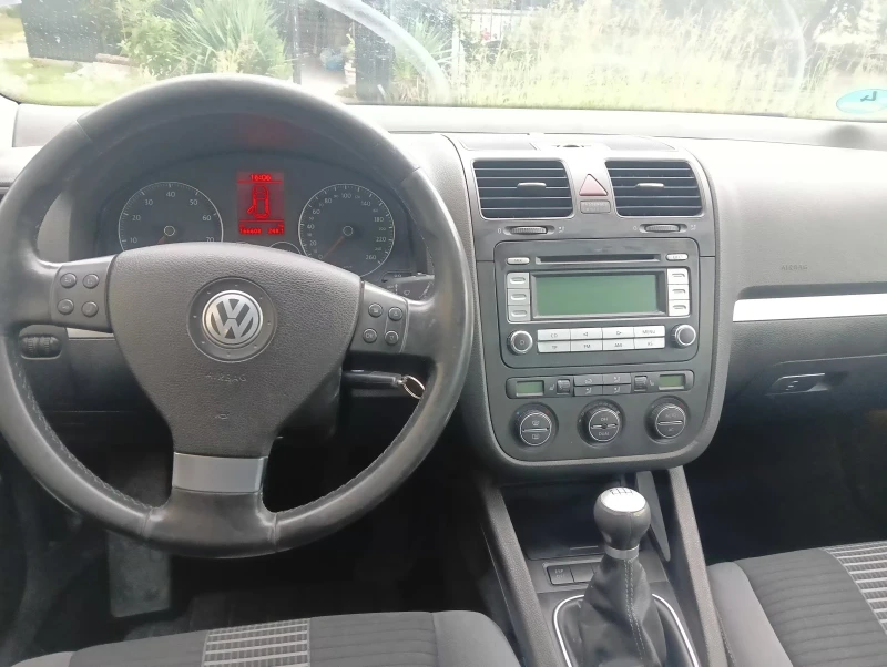 VW Golf 5, снимка 9 - Автомобили и джипове - 47545217