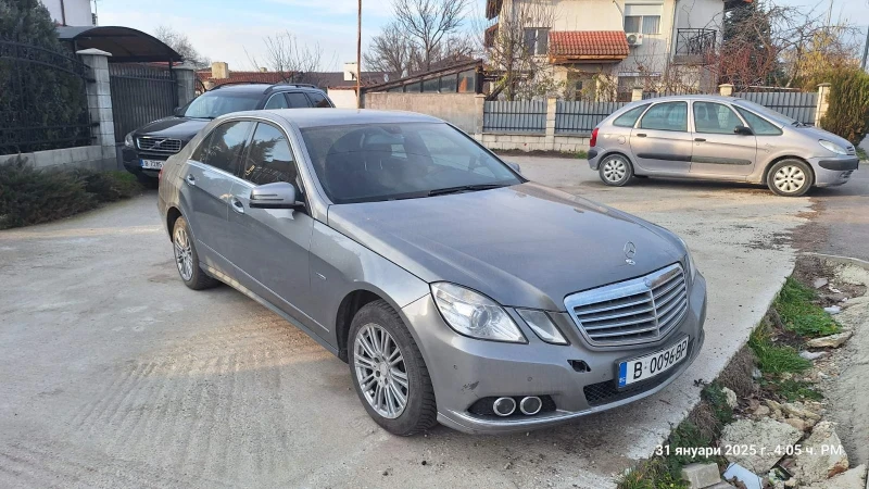 Mercedes-Benz E 220, снимка 1 - Автомобили и джипове - 48910108