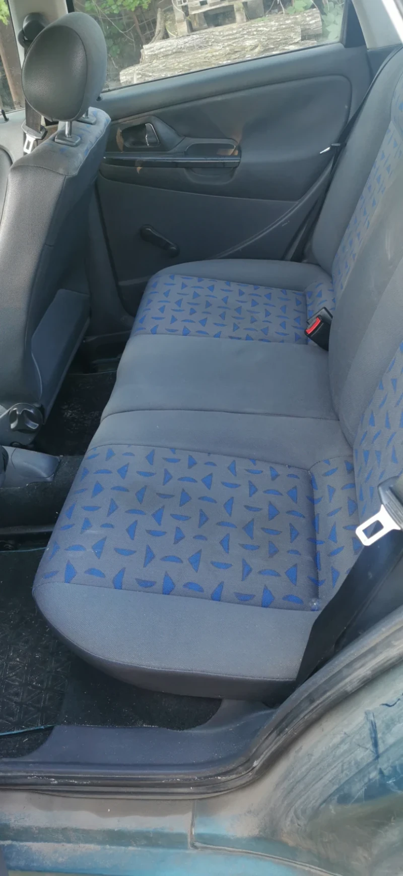 Seat Cordoba 1.9 tdi, снимка 9 - Автомобили и джипове - 51853625