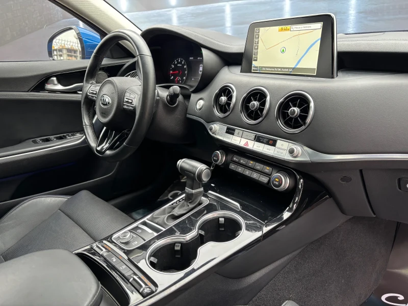 Kia Stinger 2.0 GDI Turbo, снимка 14 - Автомобили и джипове - 50212887