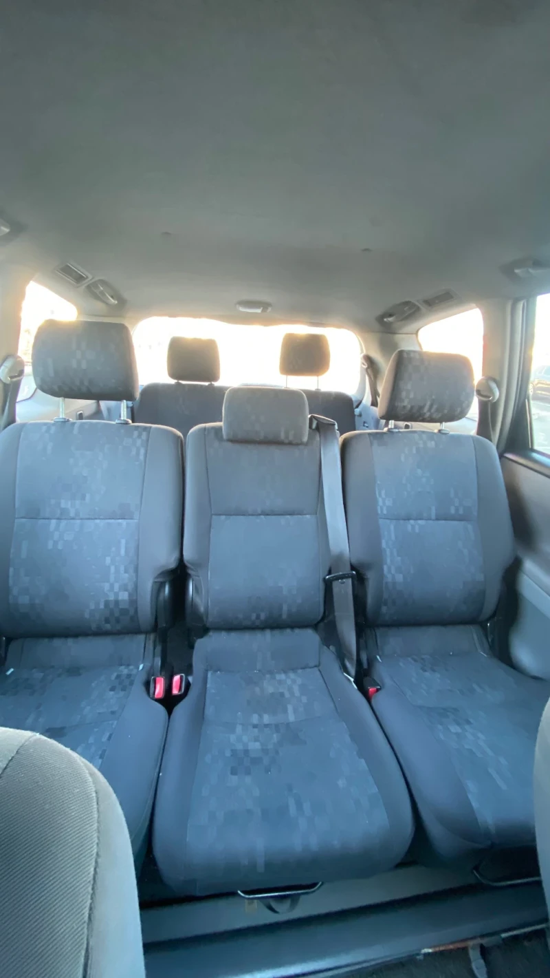 Toyota Avensis verso, снимка 6 - Автомобили и джипове - 52231464