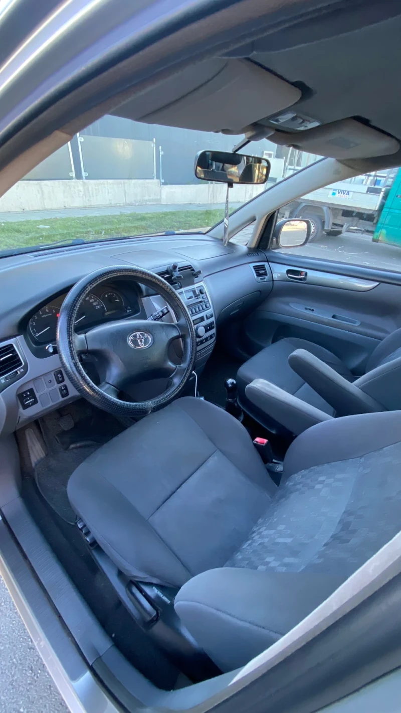 Toyota Avensis verso, снимка 5 - Автомобили и джипове - 52231464