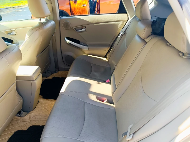 Toyota Prius, снимка 7 - Автомобили и джипове - 53363508