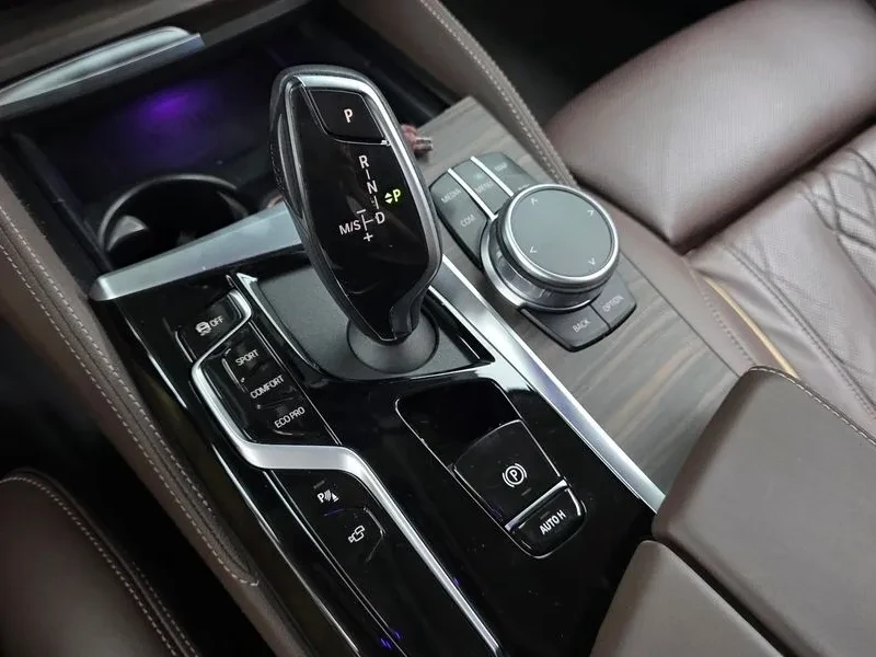 BMW 530 (G30) 530I Luxury, снимка 9 - Автомобили и джипове - 56114943