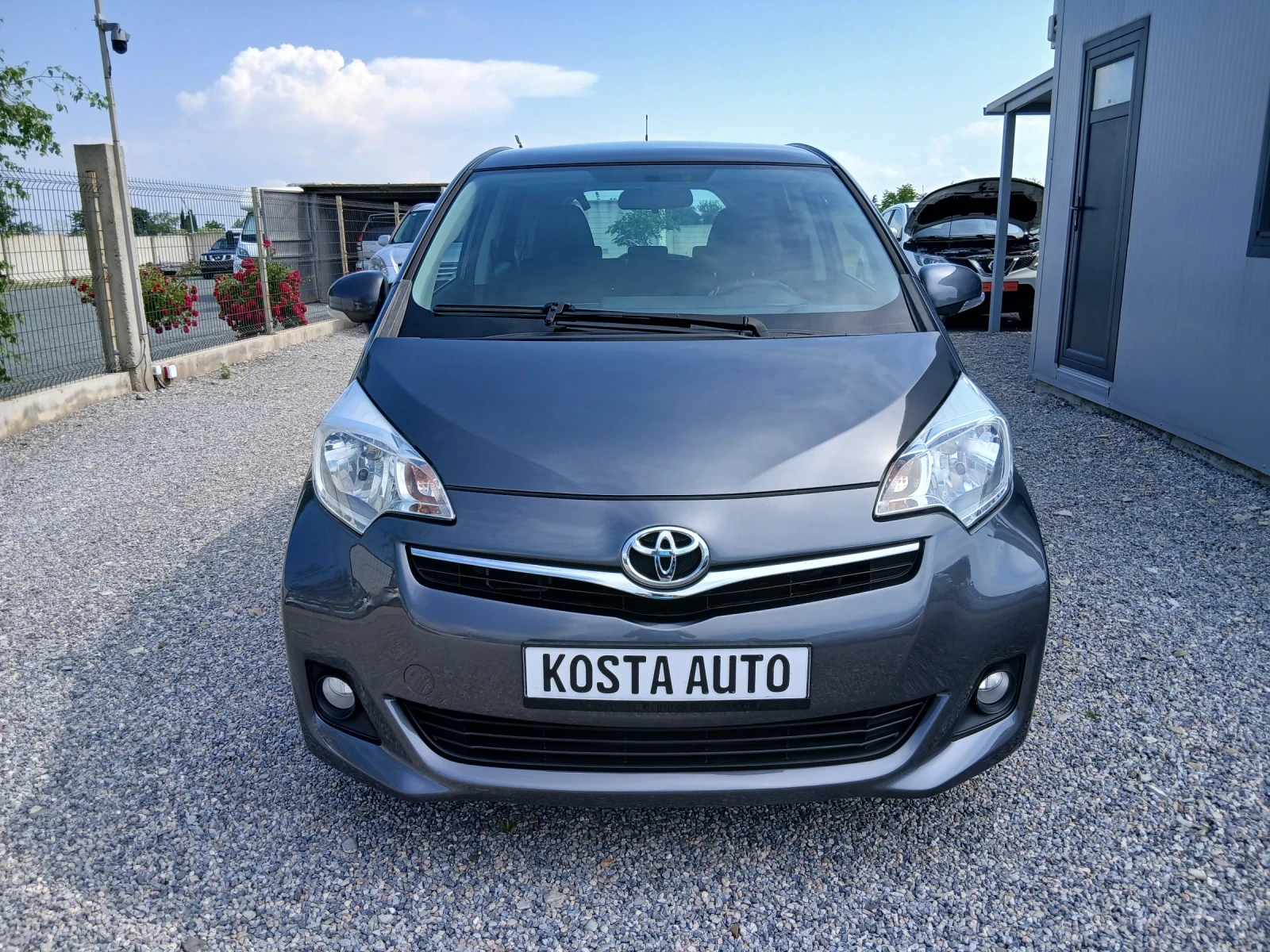 Toyota Verso S, снимка 10 - Автомобили и джипове - 49467159