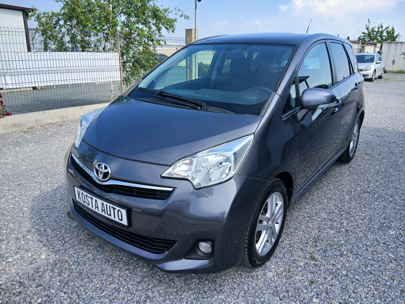 Toyota Verso S, снимка 9 - Автомобили и джипове - 49467159