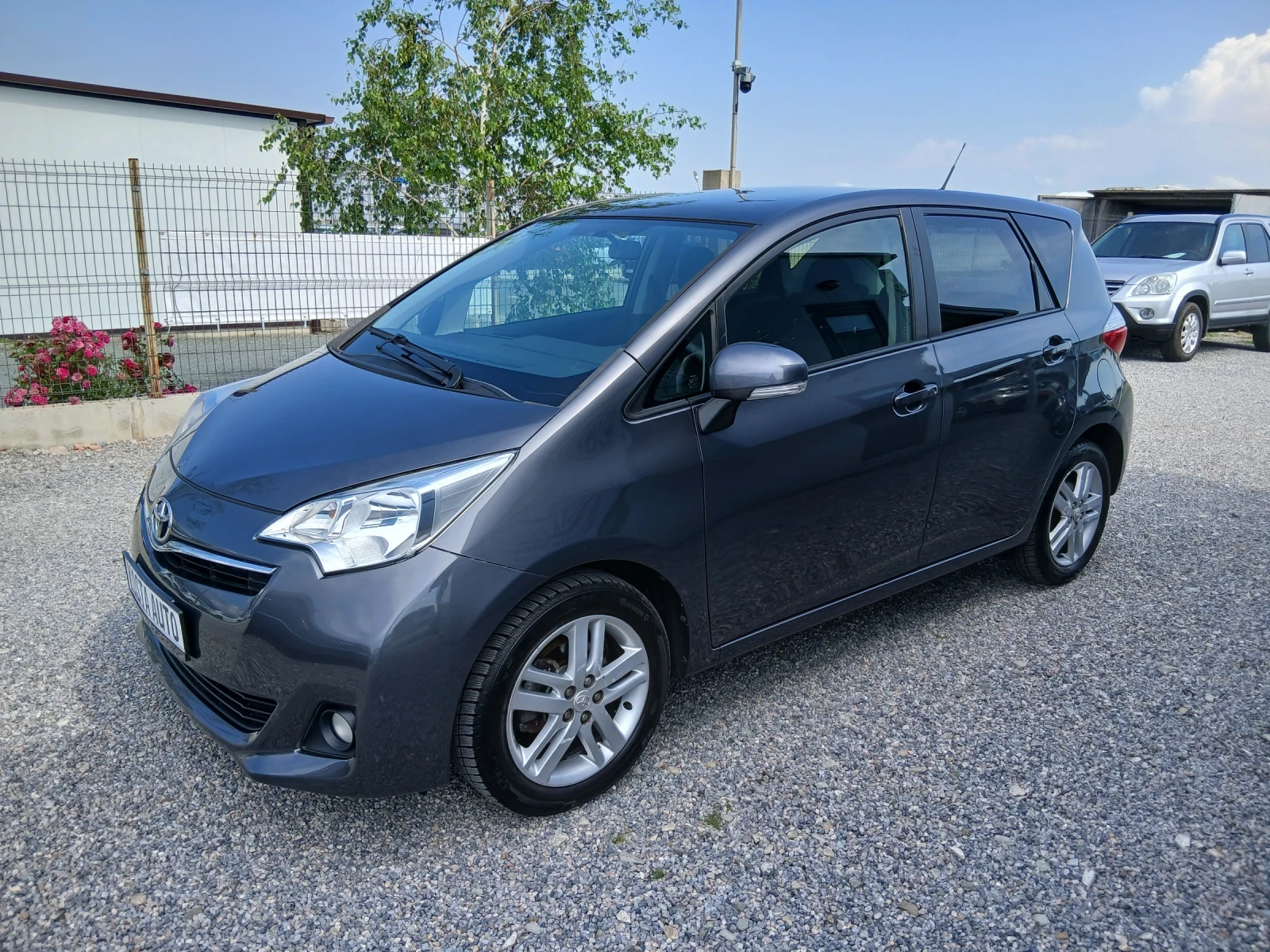 Toyota Verso S, снимка 8 - Автомобили и джипове - 49467159